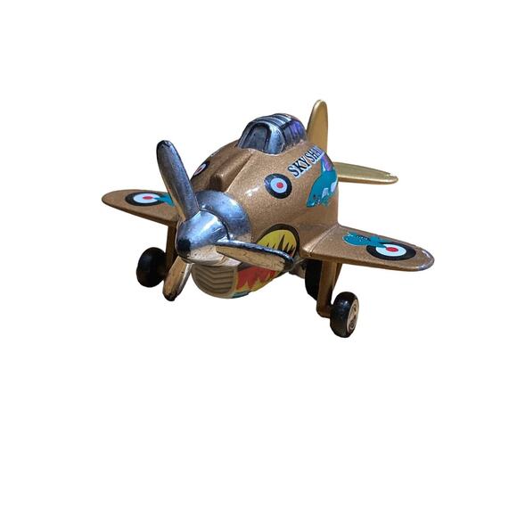 Sky Shark Propeller Plane Toysmith Gold Pull Back Toy - Picture 7 of 7